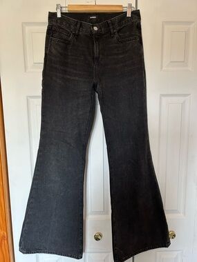 Express Black Mid-Rise 70’s Flare Jeans - 6r